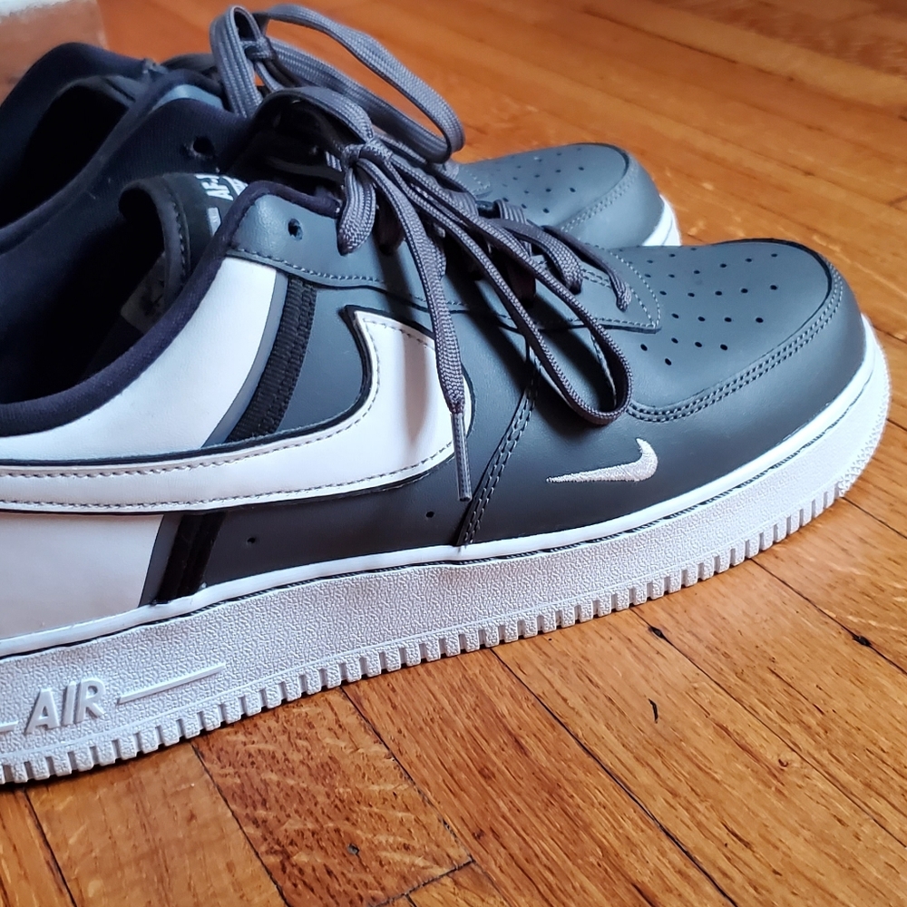 Size 10 Nike Air Force 1